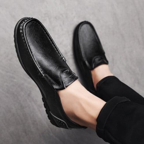 Mens casual leather shoes for daily formal occasions to wear outdoor driving non-slip Set of feet mens leather shoes
