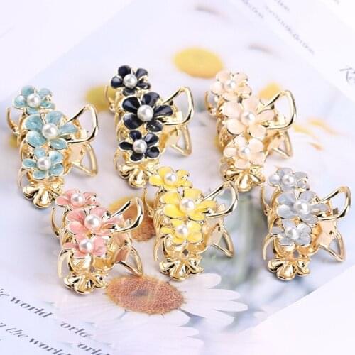 New Elegant Women Girls Daisy Flower Luxury Metal Hair Claw Clip Thick Clamps Crab Hairpin Mini Size Korean Accessories 2021