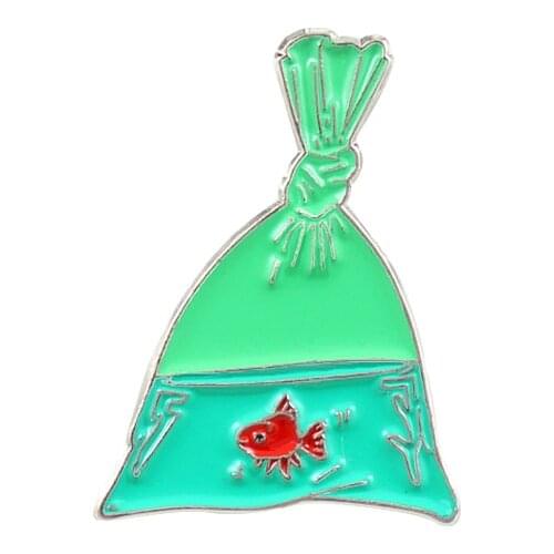 Green Water Bag Metal Enamel Brooch Cute Cartoon Goldfish Badge Pin Creative Trendy Costume Backpack Jewelry Accessories Gift