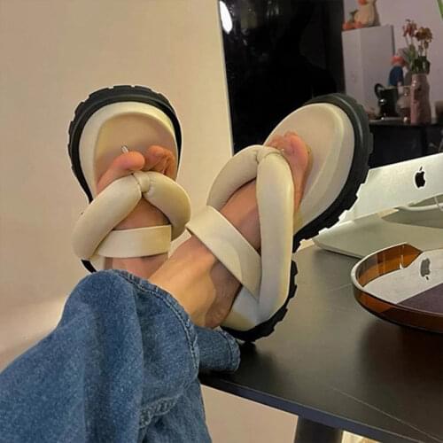Thick Bottom Women Slippers Personality Bread Beach Sexy Flip Flops Design Summer Open-toe Casual Strappy Outdoor Rome Sandals