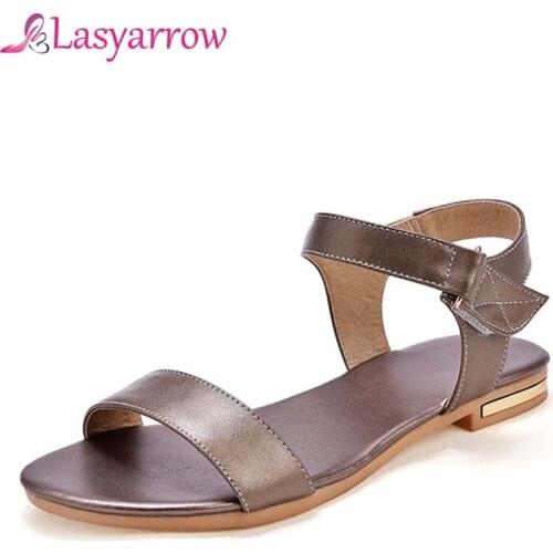 Lasyarrow 2018 Fashion Leather Sandals Women Summer Ladies Dress Shoes Woman Casual Beach Shoes Flat Sandals Black White RM1005