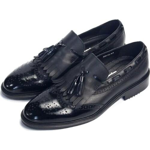 New arrival genuine leather handmade tassel black dress shoes for men pointed loafer retro carved fashion men shoes