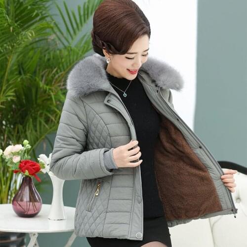 Women 2021 Winter New Mom Short Cotton Coat Lady Slim Loose Oversize Outerwear Female Mid-aged Big Fur Collar Padded Jacket C115