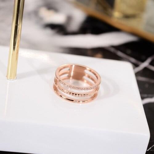 YUN RUO 2018 Luxury 3 Layers Crystal Ring Rose Gold Silver Color Fashion Titanium Steel Jewelry Wedding Ring Birthday Gift Woman