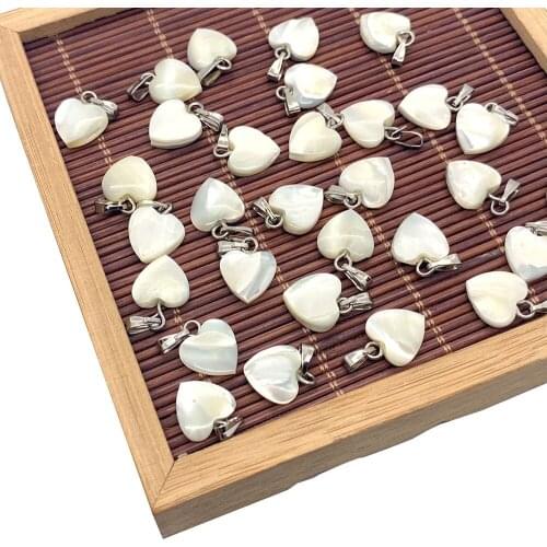 Natural Sea Shell White Love Pendant Polished Fashion Boutique Gift Ladies Pendant DIY Beach Jewelry Crafts Wholesale Production