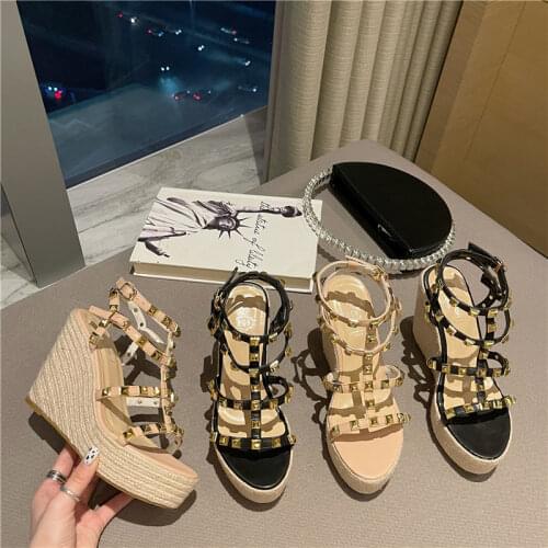 Studded Sandals 2021 Summer Clogs With Heel Comfort Shoes for Women Suit Female Beige Outside Thick Clear High New Fashion Black