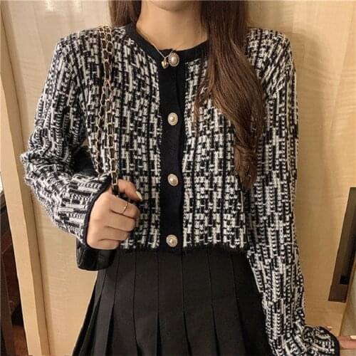 4 Colors Autumn Korean Women Knitted Sweater Cardigan Spring Lady Chic O-neck Pearl Single Breasted Long Sleeve Plaid Sweaters