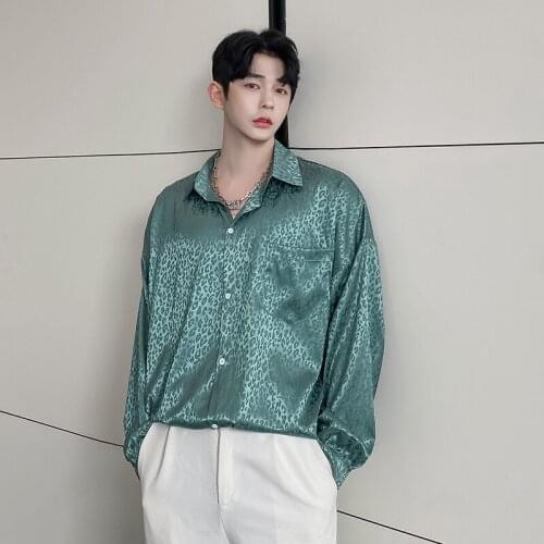 2021 spring and autumn new fashion streetwear hip-hop long-sleeved shirt male Korean loose leopard button shirt men Blouse