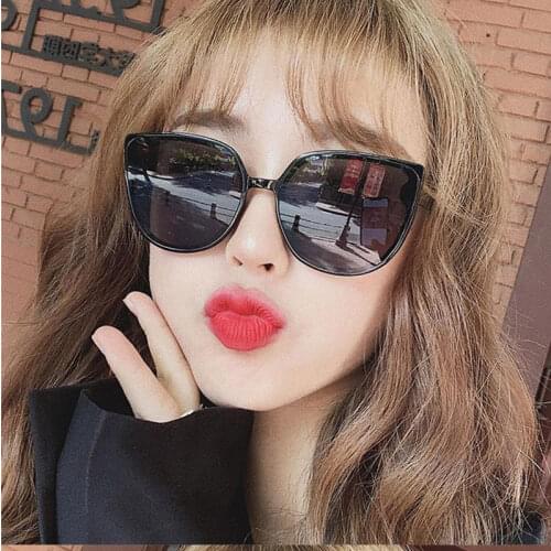 New brand Black Cat Eye Sunglasses Platic Brand Designer cats eye retro glasses Big Shades Outdoor travel sun shields UV