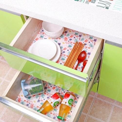 Cabinets Pad Paper Moth Mildew Proofing Kitchen Stickers Cartoon Animal Flamingo Home Wardrobe Pad Table Decor Accessories