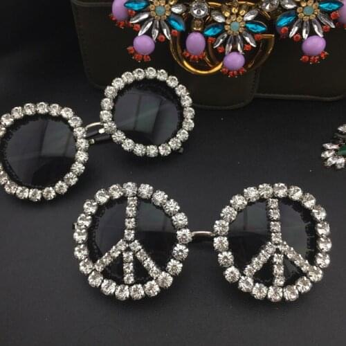 New Men Women Unisex Designer Luxury Big Crystal Peace Sunglasses Retro Brand Rhinestone Sunglasses Summer Beach Glasses Gift
