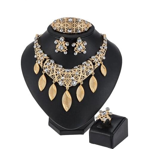 Fashion Dubai gold Bridal Jewelry Set Wholesale Nigerian woman accessories jewelry set Fashion African New Design Jewelry Sets