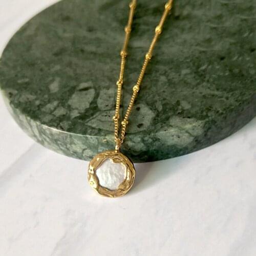French Vintage Circle Gold Freshwater Pearl Pendant Necklace for Women Girls Round Bead Chain Irregular Metal Necklace Jewelry
