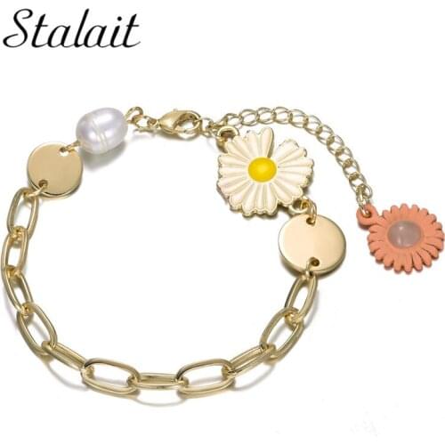 Luxury Designer Charms For Bracelets Jewelry Golden Round Slice White Daisy Potato Shape Pearl Cuban Link Bracelet Women New