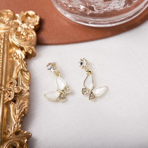 S925 Fashion Simple Butterfly Shell Earrings Student Female Retro Temperament Advanced Sense Earring Trend