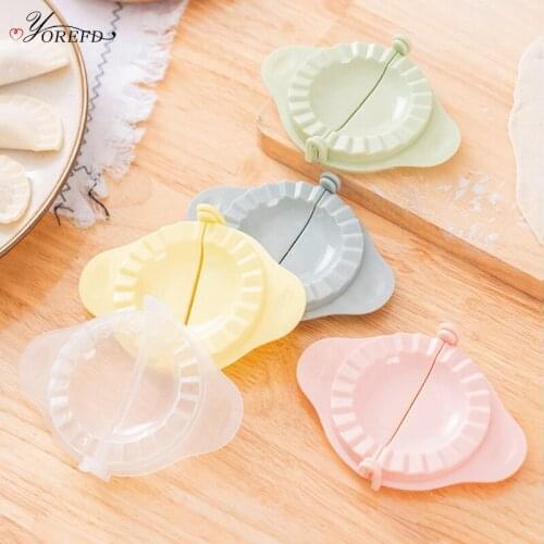 OYOREFD 2pcs Creative Fast Dumpling Maker Kitchen Dumpling Dough Cutter Pie Ravioli Maker Dumpling Molds Pastry Tools