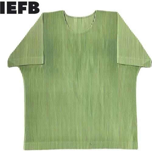 IEFB Mens Japanese Style Pleated Clothing 2021 Summer New O-neck Short Sleeve T-shirt Black Green Khaki Grey Loose Tee Tops