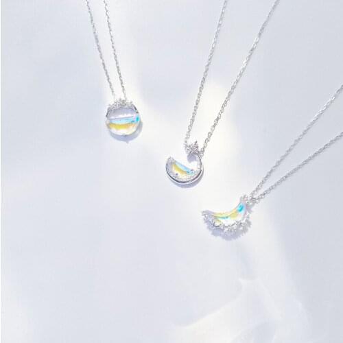 2021 New Moon Spring Necklace Womens Club Discoloration Crescent Pendant Fashion Titanium Steel Clavicle Chain