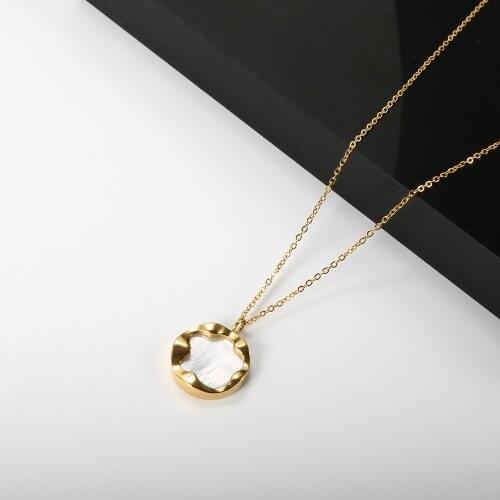 ZMFashion Personality Irregular White Shell Pendant Women Men Necklace Simple Clavicle Chain Aesthetic Choker Jewelry bijoux