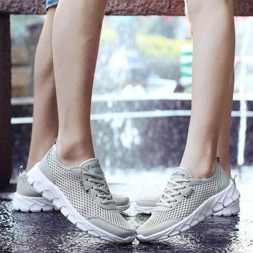 Large Size Casual Fashion Breathable Lightweight Mesh Casual Beach Sneakers 2021 Summer New Style