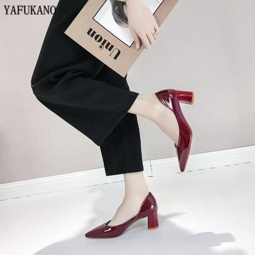 2020 New Brand Lady High Heels Sexy Bride Party Pointed Toe Shallow Mouth Women Shoes 6 Cm Square Heel Wine Red Pumps Work Shoes