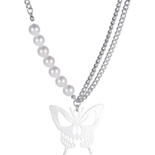 Aesthetic Love Heart Butterfly Pendant Necklace Imitation Pearls Short Clavicle Chain Necklace for Women Gothic Neck Jewelry