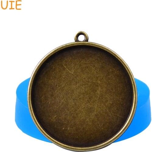 OYL096U 35.6mm Round Picture Frame Pendant Silicone Mold - for Cake Decoration Craft, Fondant, Candy, Jewelry, Resin, Food Safe