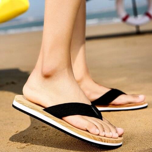 2021 New Mens Flip Flops Outdoor Anti Slip Soft Bottom Beach Slippers Male Casual Herringbone Slippers Zapatillas Casa Hombre