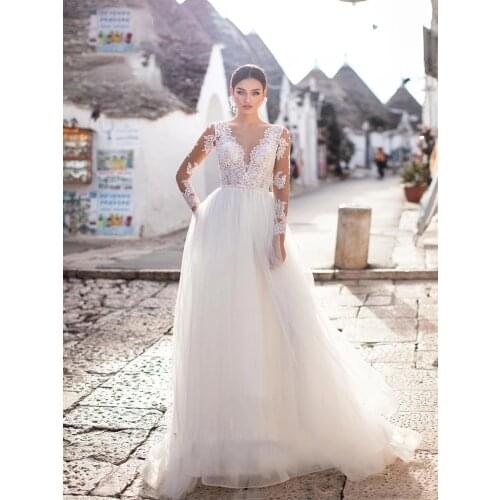 Wedding dress Lace wedding dress v-neck beautiful atmosphere wedding gown 3d flower hand drill belt decoration buttons big skirt