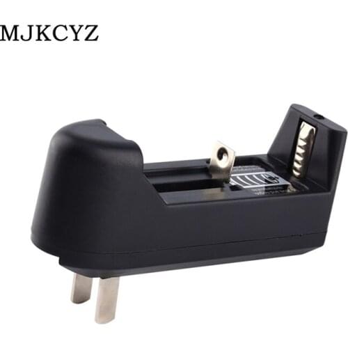 General purpose household battery charger, single slot wall charger. EU and USA, 18650 charger, 16340 / 26650 / AA / AAA battery