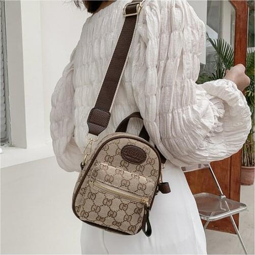 JEA·LOVE Red Women's Bags