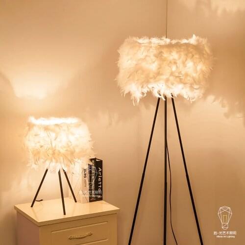 Bedside lamp feathers Table Lamps The NEW fashion design wedding room warm living room lamp room bedroom ZL355