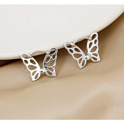 Womens Earrings Hollow Butterfly Ear Clip Pendant Silver Color Vintage Metal Retro Earring 2021 Trendy Fashion Female Jewelry