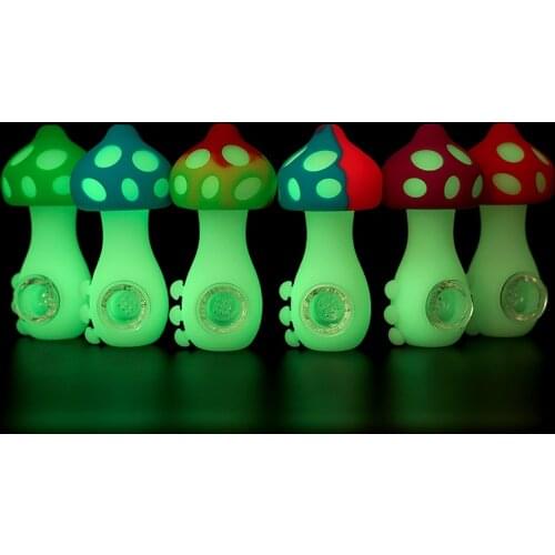 Glow in the Dark Premium Smoke Pipe with Glass Bowl Filter Cute Mushroom Design Tobacco Accessories Cigarette Holder Hand Spoon
