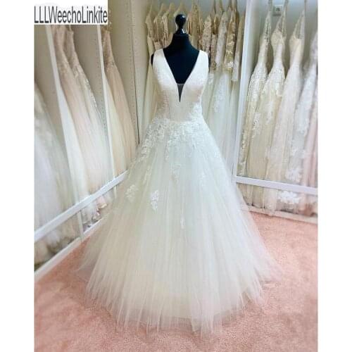 White Lace Tulle Floor-Length A-Line Wedding Dresses Chapel Train V-Neck Sleeveless Bridal Gowns Custom Made
