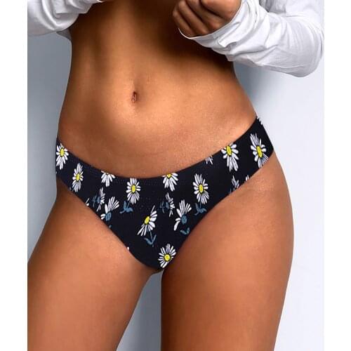 Womens Sexy Thongs G-string Underwear Panties Briefs For Ladies Fashion Ruffle Female Flower T-back Underpants Female Briefs