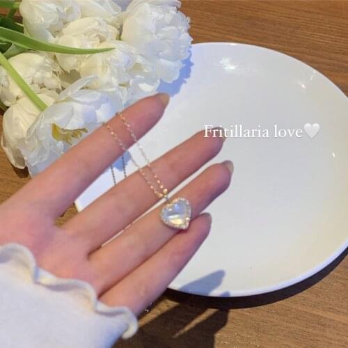 New Fashion Jewelry Crystal from Swarovskis Infiniti Delicate Transparent Crystal Quicksand Heart Pendant Necklace For Women