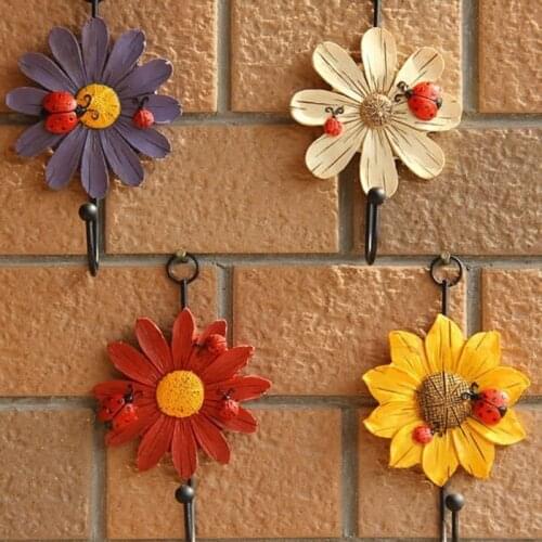 1 Pcs Fashion Vintage Daisy Flower Iron Decoration Walls Coat Hooks Door After Hanging Clothes Hook Wall Hanger Home Decoration