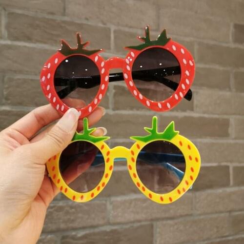 Cartoon Cute Strawberry Child Decorative Sunglasses Fashion Party Baby Eyewear High Quality UV Protection 2021 Gafas De Sol New