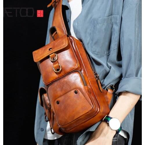 AETOO Vegetable tanned leather mens bag, mens zipper messenger bag, trendy cowhide shoulder bag, large-capacity chest bag