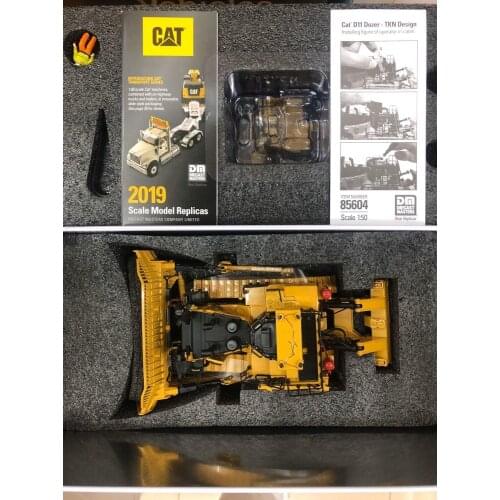 Cat D11 Dozer Track Tractor TKN Design 1:50 Scale Model DieCast Masters DM85604