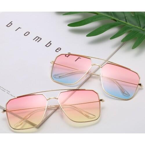 New Women Vintage Oversized Glasses Square Shades Metal Frame Womens Sunglasses UV400 Eyewear Ocean Lens Glasses Driver Goggles