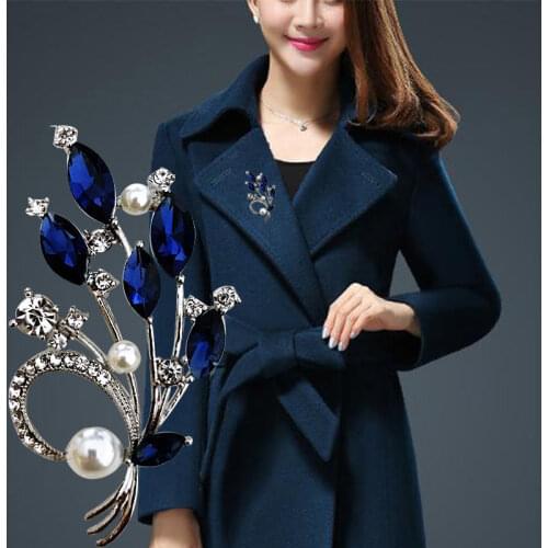 Luckydays Leaf Crystal Pearl Brooch Female 2021 Fashion New Jacket Pin Popular Temperament Sweet Clothing Accessorie