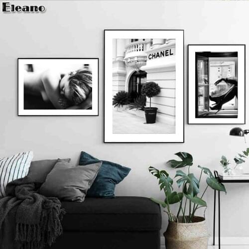 Retro Black and White Nude Woman Canvas Print Nordic Style Villa Poster Fashion Classic Home Decoration Wall Art Picture