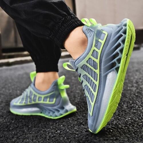 New Fashion Reflective Sports Shoes for Men Breathable Blade Running Shoes Stability Cushioning Outdoor Training Jogging Sneaker