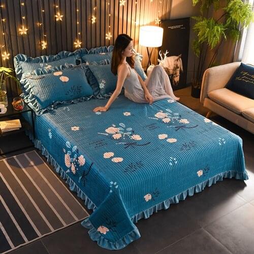 Blue Flowers Crystal Velvet Bed Sheet Lace Thickened Winter Warm Flat Sheet Flannel Bed Linen Bedspread Home Decor
