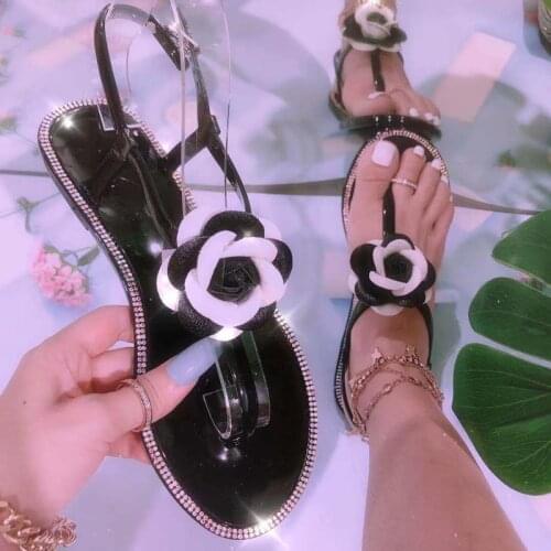 2021 Fashion Sexy Roman Rhinestone Flip Flap Flower Hollow Flat Bottom Outdoor Womens Sandals Summer New Plus Size