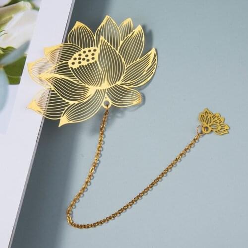 Chinese Style Retro Hollow Metal Bookmark Creative Maple Leaf Vein Fringed Pendant Apricot Leaf Bookmark Stationery Gifts