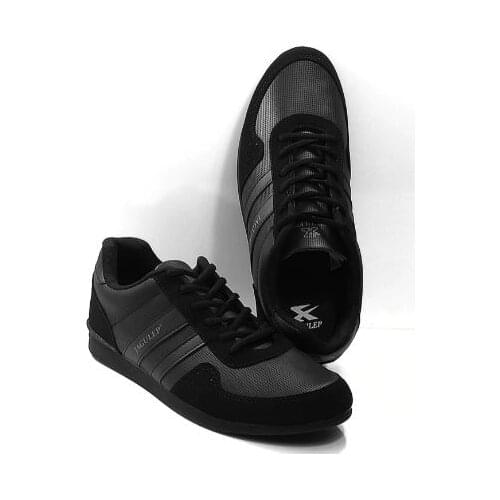 MALE TO MALE. BLACK. DAILY WALKING.SPORTS SHOES. HIGH QUALITY. SHOWY. NEW SEASON