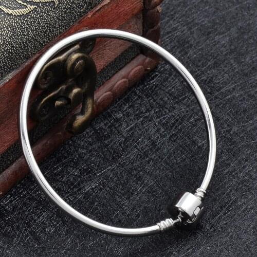 CJB0512 Round Charm Bangles Stainless Steel Durable and Fadeless Bracelets for Women